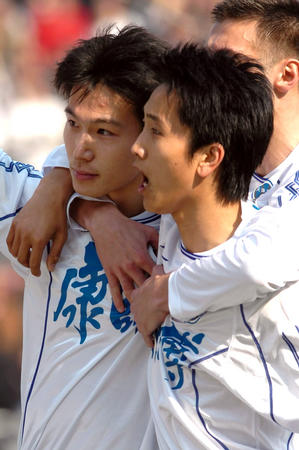 天津足球记忆之天津泰达—2001赛季“快刀浪子”加盟(3)