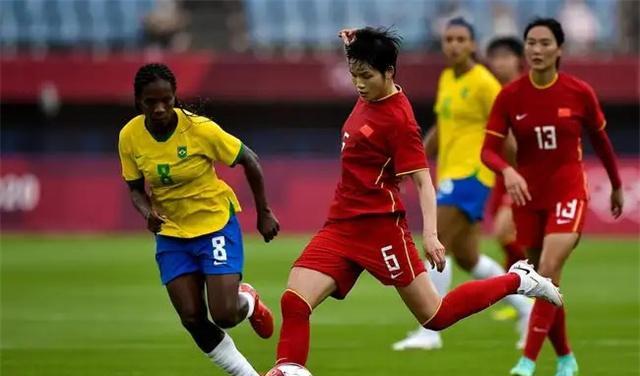 点球大比拼！中国女足42战胜巴西队夺冠，网友：巾帼不让须眉！(1)