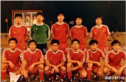 回顾七十年的历届中国男足球衣发展史，哪一款是你的最爱？(14)