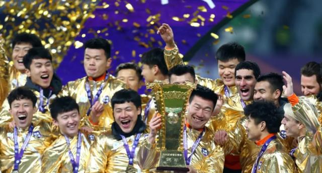 你们玩！足协杯冠军宣布解散，第7队退出中国联赛，陈戌源压力大(3)