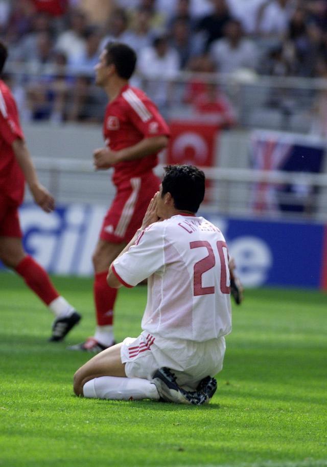 20年前今天国足世界杯最后一战 0-3土耳其，遗憾一幕你还记得吗？(8)