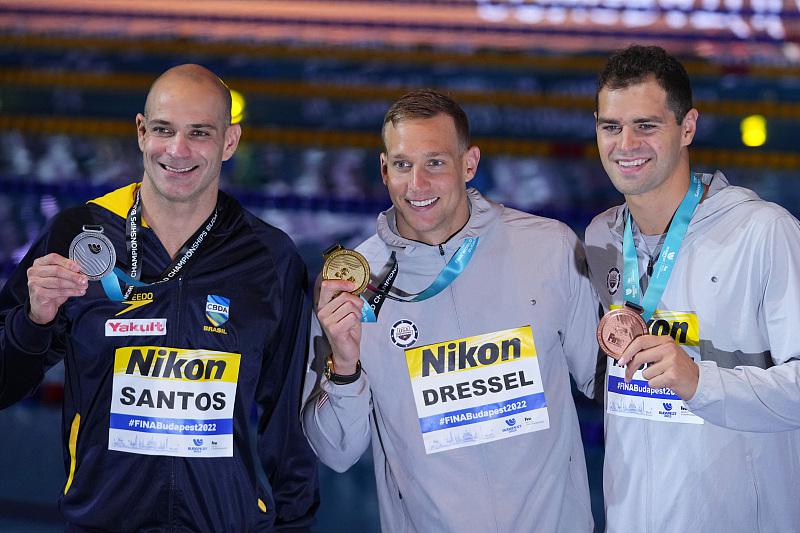 世游赛 | 巴西“大叔”桑托斯续写传奇，42岁“高龄”摘得50米蝶泳银牌