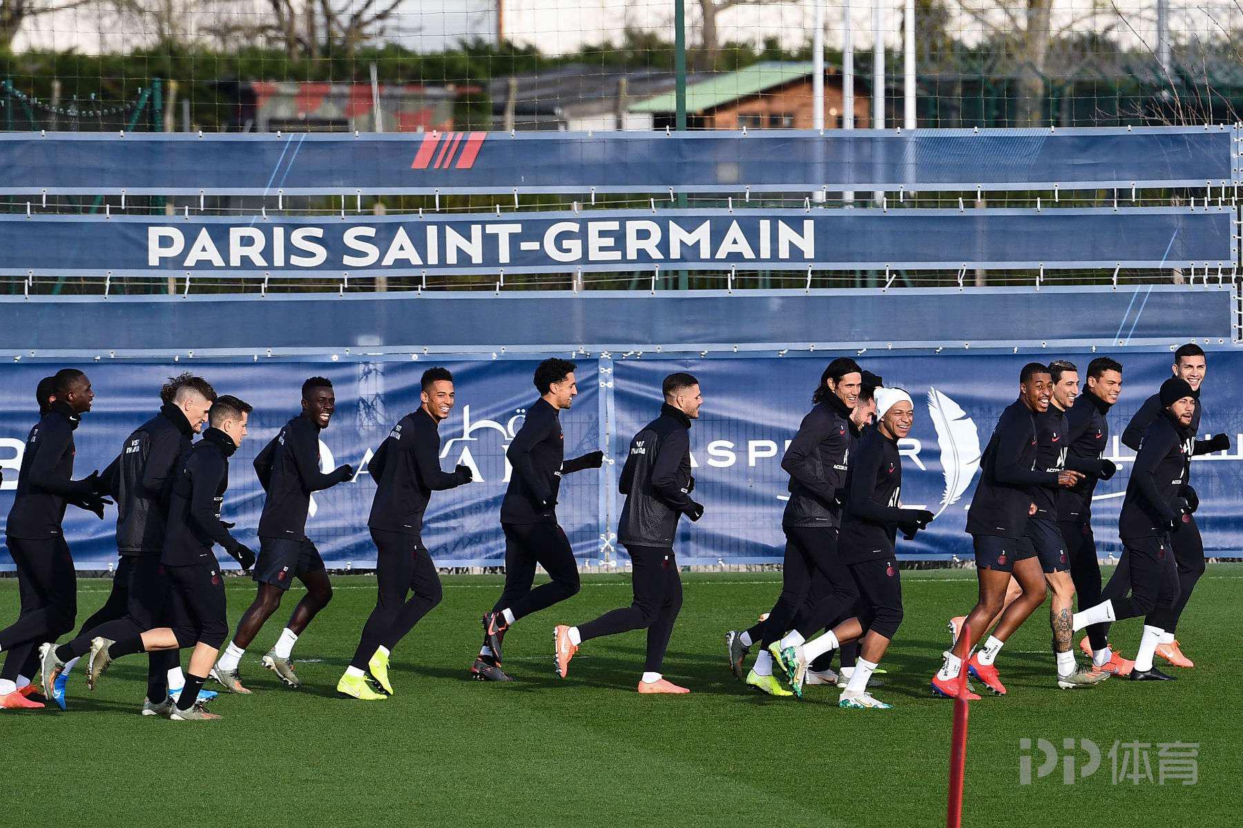 巴黎人报：拒绝离队的巴黎球员 会被俱乐部孤立(1)