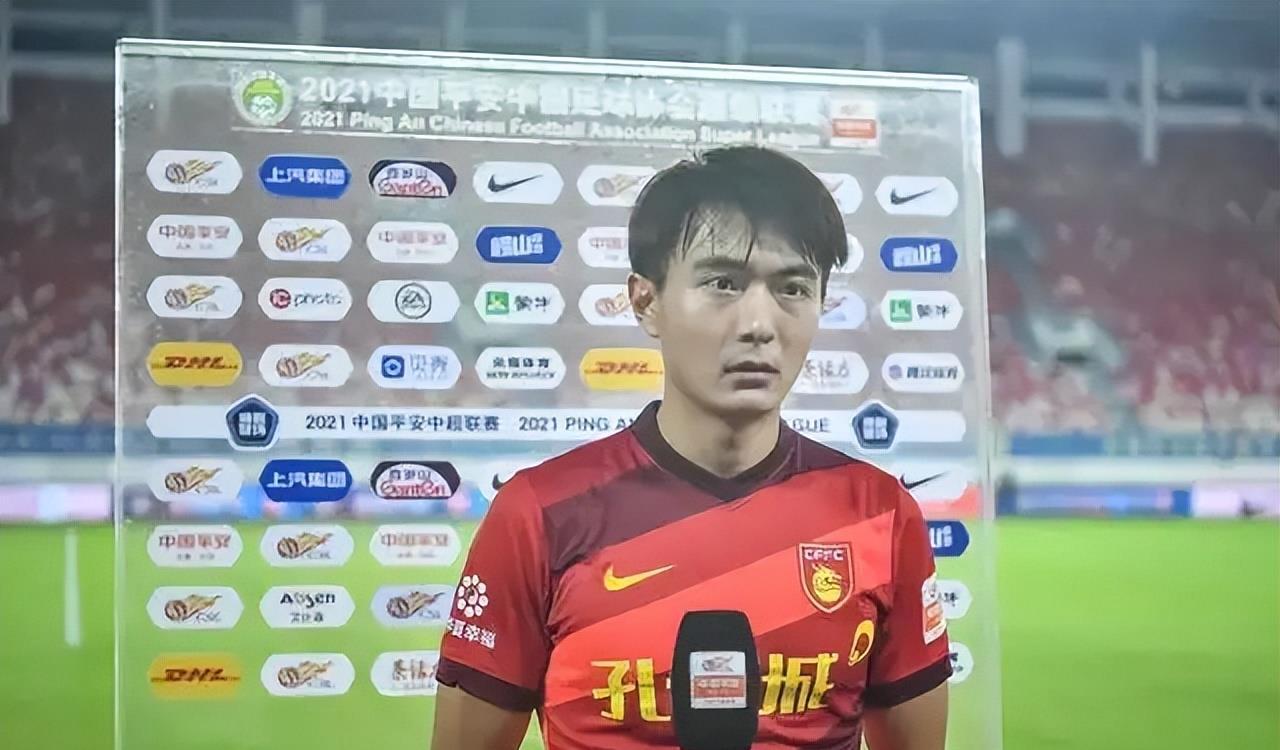 国足征战东亚杯名单确定，5大超龄球员助阵，吴曦张琳芃联手入选(4)