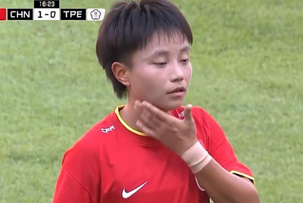 踢得一般！中国女足“艰难”2-0开门红失误有点多需要调整(2)