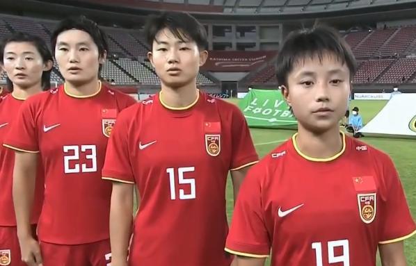 短短24小时，女足痛击韩国，男足创造纪录！日本球迷：森保一下课(4)