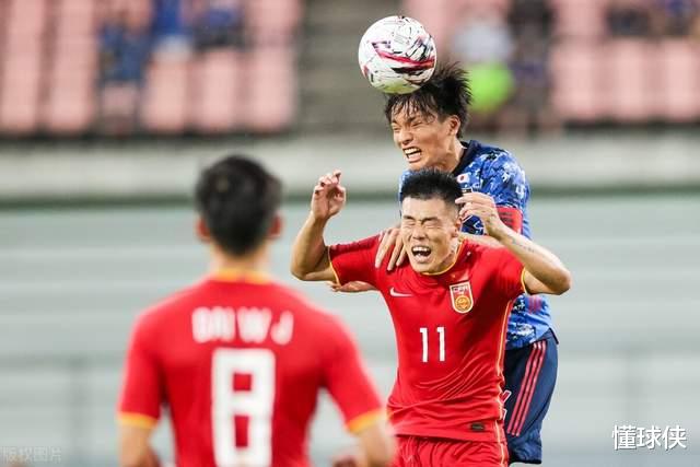 励志的0-0，被轰18脚仍不输！亚洲第2滑倒，中国男足燃起新希望