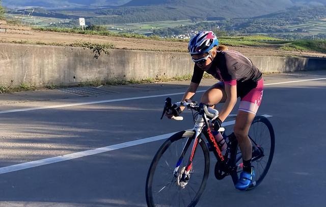 突发！日本25岁骑行冠军被汽车撞飞身亡，本有望巴黎奥运夺冠(3)