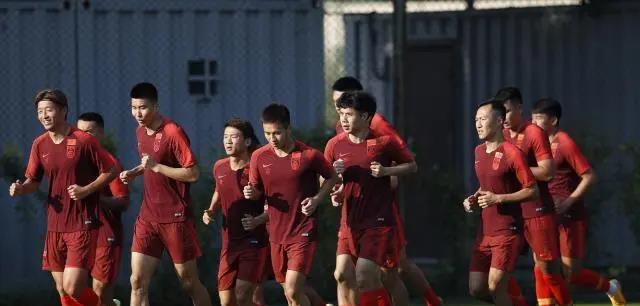 下午14点！足协做出争议决定：中国足球成国际笑话，球迷质疑声一片(2)