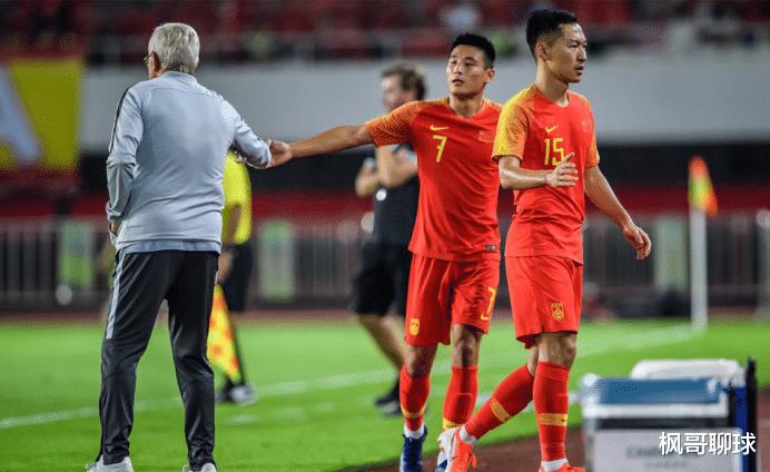 重磅！李磊受伤或效仿武磊回国，韩媒嘲讽中国足球已经彻底崩溃(4)