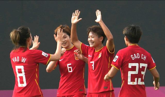 从1-5到1-1！中国女足迅速提升，赵瑜洁转态火热，三战进三球