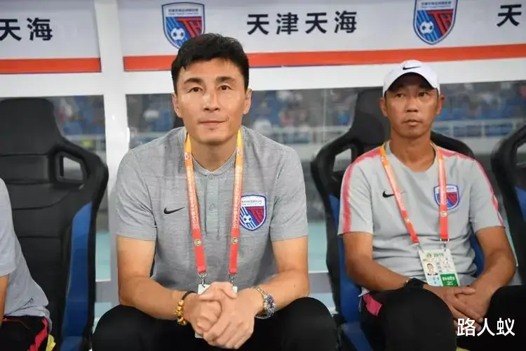 足协选帅已经优先考虑在中超的外教，谢晖和李玮锋为助教