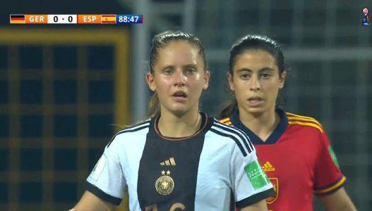 1-0！西班牙女足绝杀德国，90分钟进球，决赛会师哥伦比亚(3)