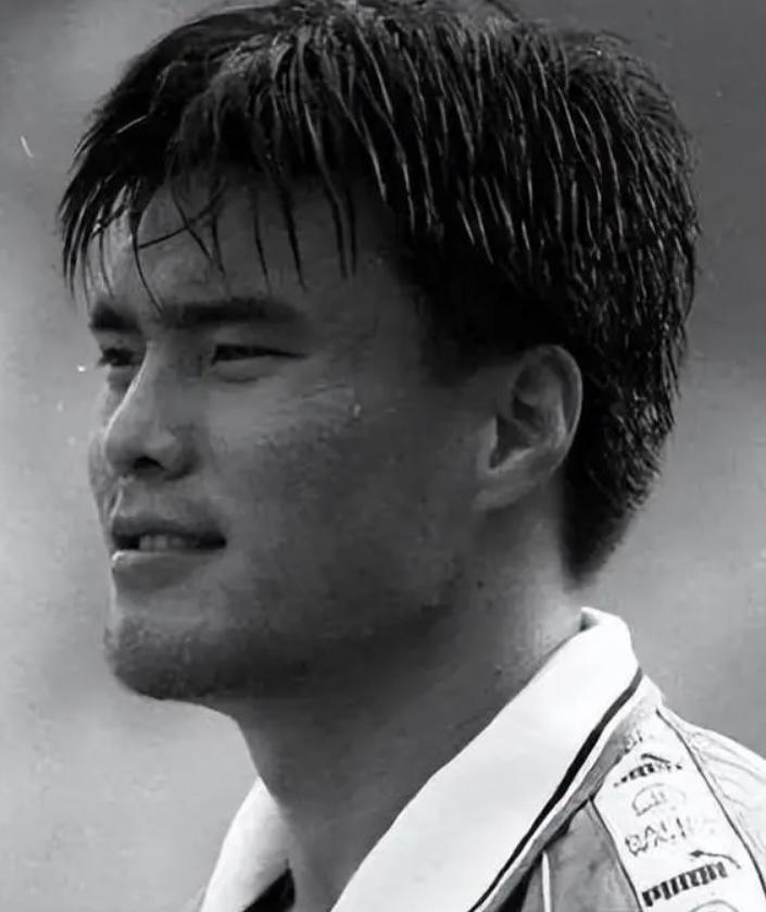 足球文化贫瘠！小王涛去世，其曾效力的大连国安两队赛前均未默哀