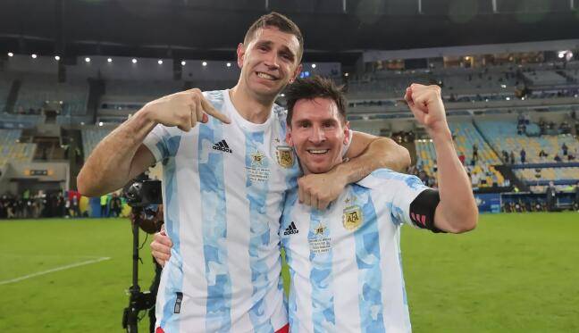 昨晚C罗得分最低，阿根廷双星全队最高分！另1镜头也令梅西兴奋(2)