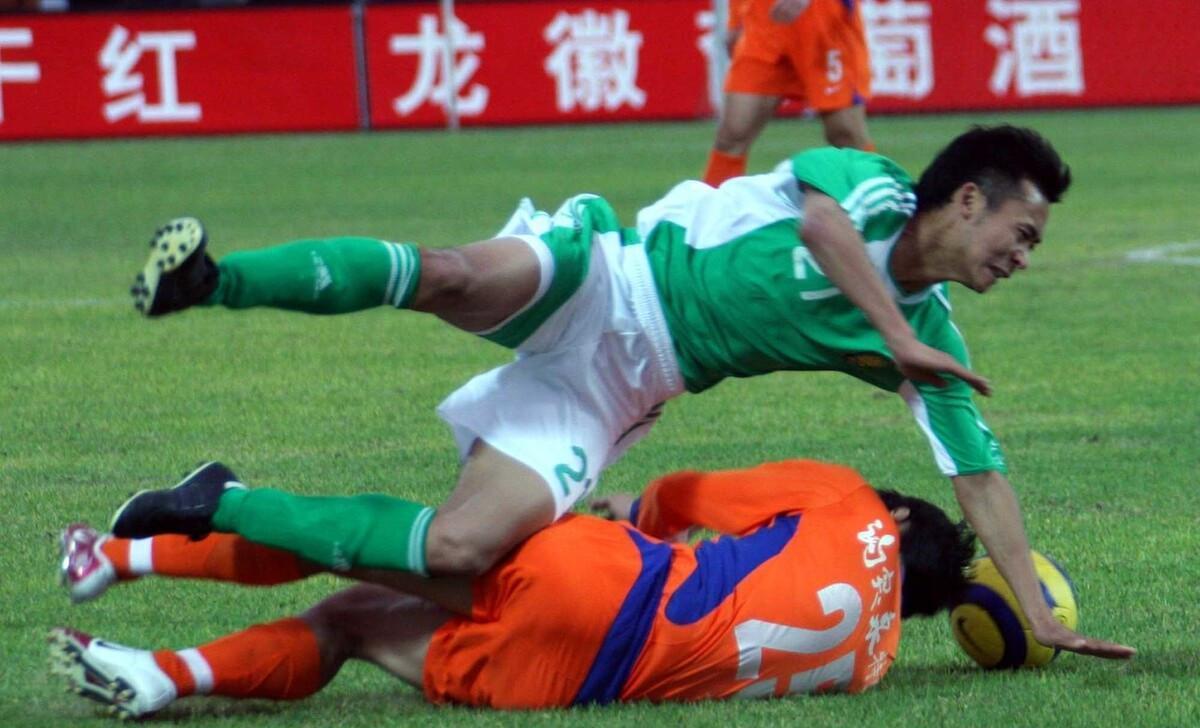 前国脚曝出争议猛料，中国足球成笑话，球迷吐槽：董路点了一个踩(2)