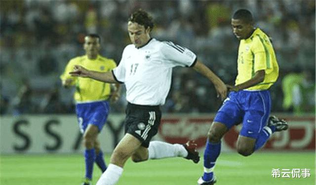 从巴西的主力球员到曼联的替补队员，这位中场悍将与卡卡同生共死，也是小罗的鸽子(2)