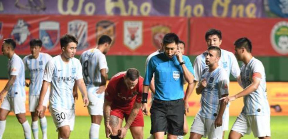 中国最顶级裁判马宁：令中国男足闻风丧胆，出征世界杯唯一中国人(7)