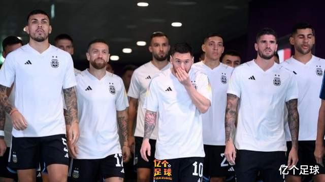 阿根廷并不孤单！世界杯豪门被爆冷并不罕见，德国连遇两次尴尬(3)