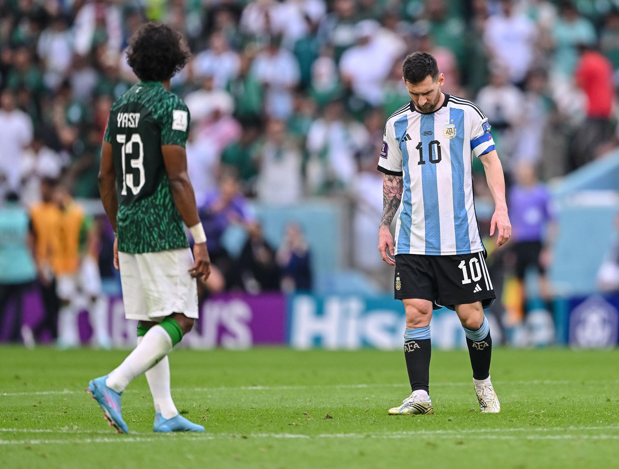 世界杯大反转！阿根廷和沙特球迷时隔9天再相逢：1个出线1个出局(2)