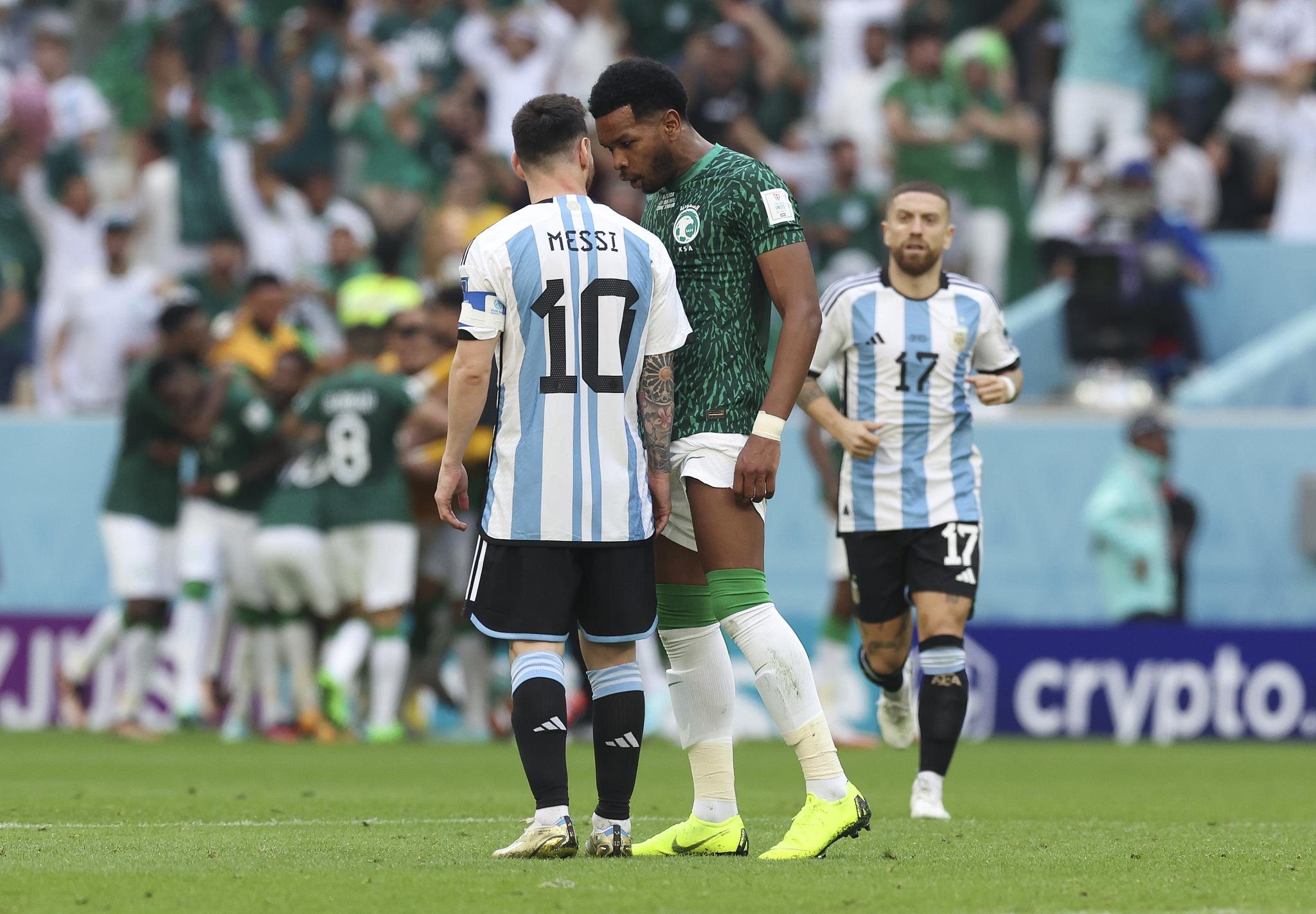 世界杯大反转！阿根廷和沙特球迷时隔9天再相逢：1个出线1个出局(3)
