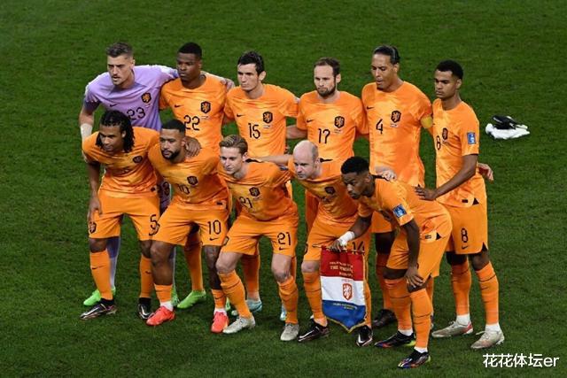 世界杯一夜热议：荷兰真强 梅西封神 超级巨大失误 国米卧龙凤雏
