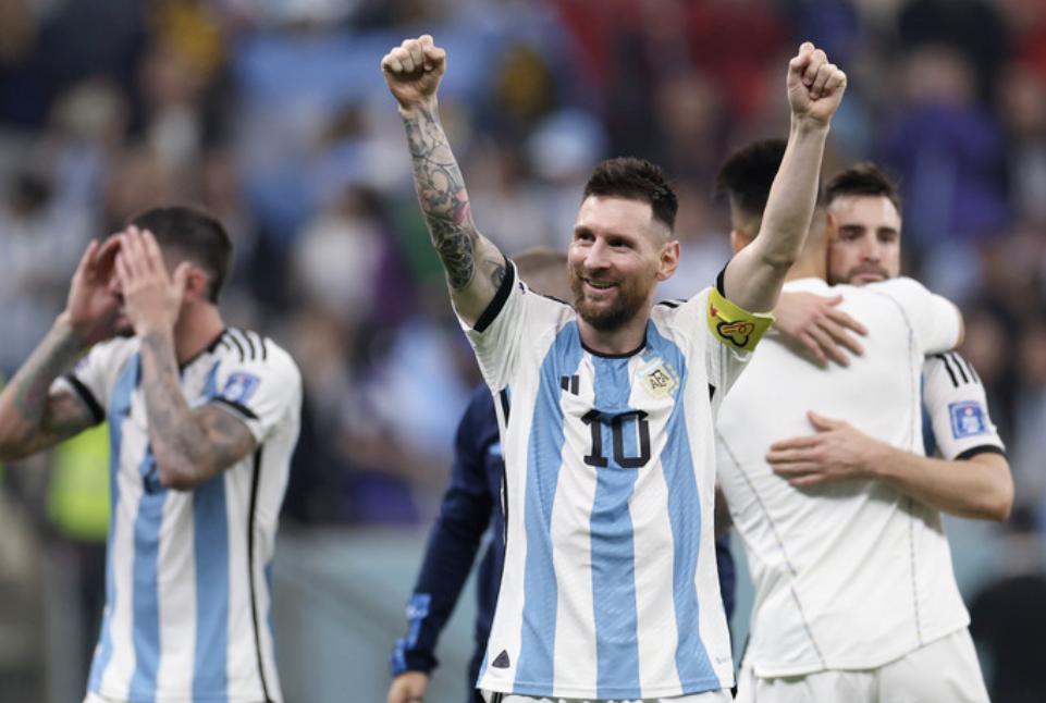 阿根廷遭遇多方质疑：克罗地亚3巨头喷裁判！英格兰3位名宿放话表质疑！