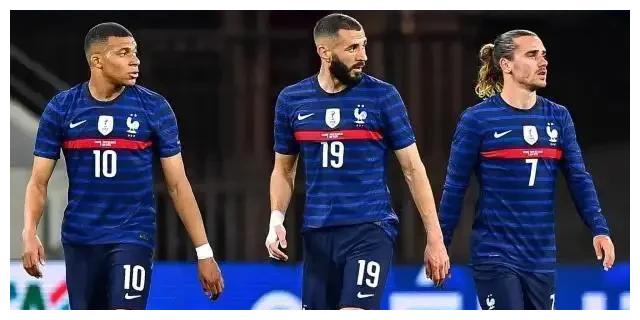 法国队被投诉，国际足联介入调查，或被罚款，三连冠伟业恐泡汤(5)