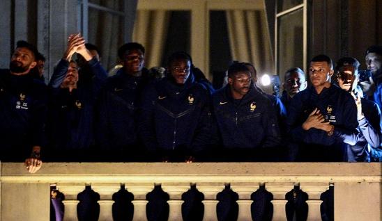 争议！多名法国黑人球员遭网暴，肯尼亚总统扎心，法国足协谴责(1)