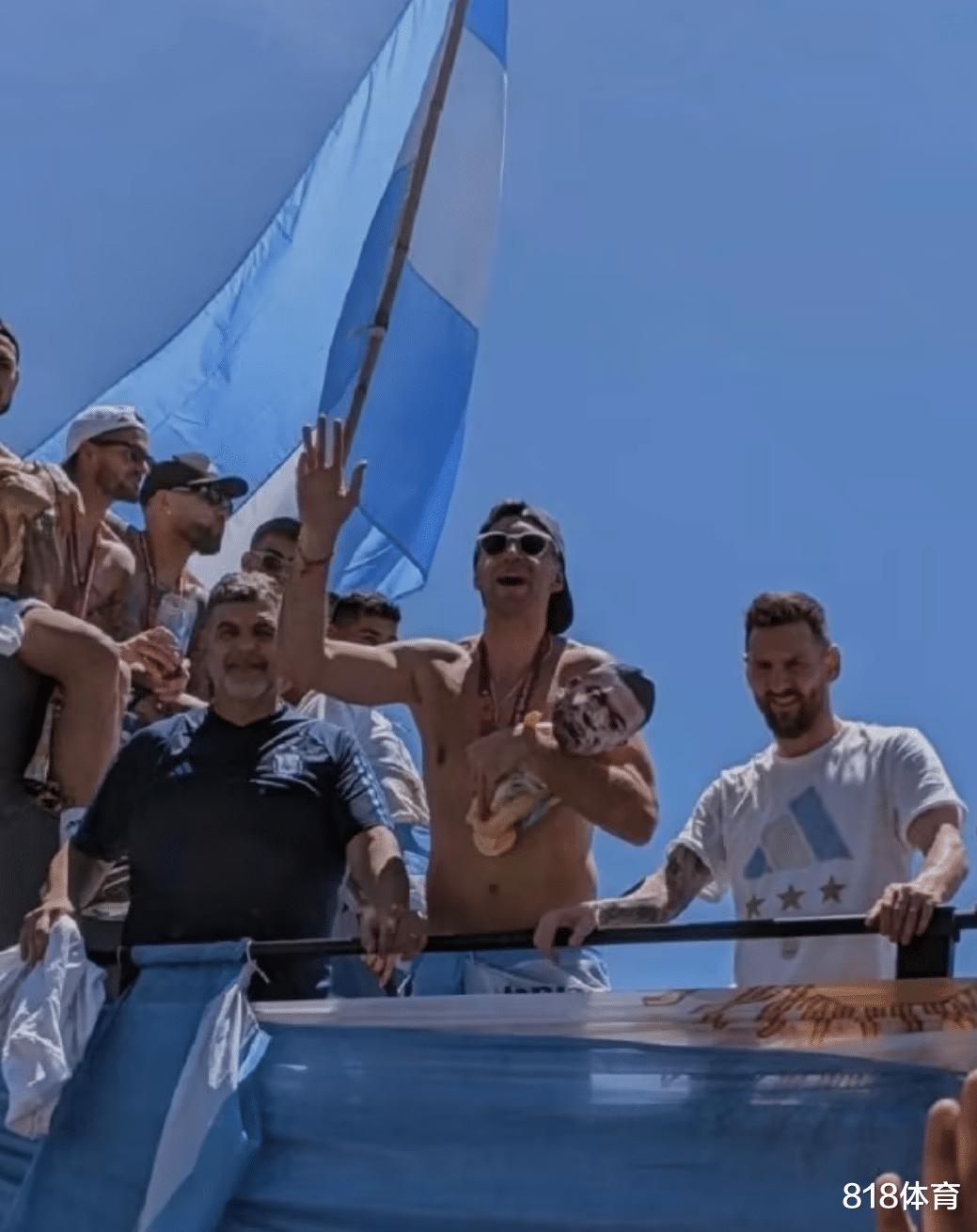 法国体育部长: 马丁内斯和阿根廷队的庆祝粗俗下流 配不上世界杯(3)