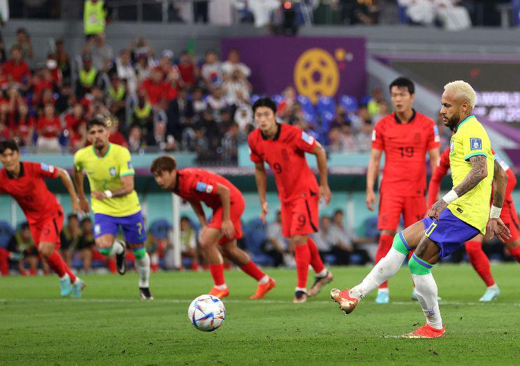 韩国与巴西的差距太大，孙兴慜没有放弃，所作所为令人敬佩