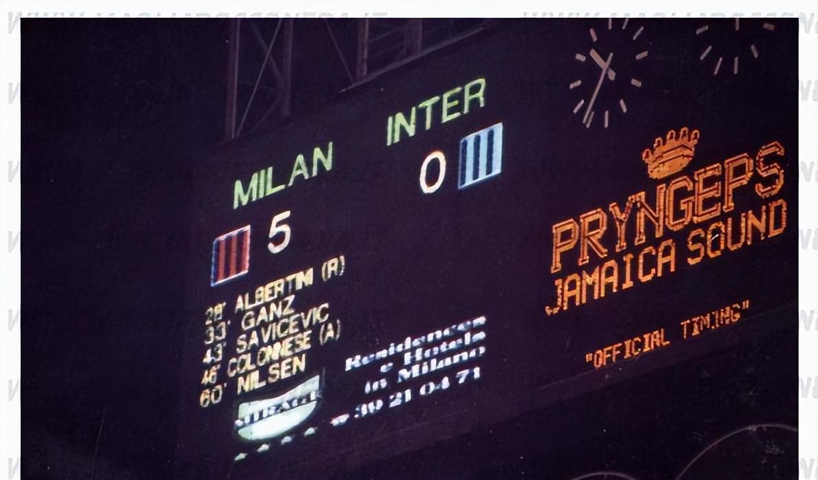 AC米兰队史今天：1998年意大利杯米兰德比5-0国米，一只脚踏入4强(2)
