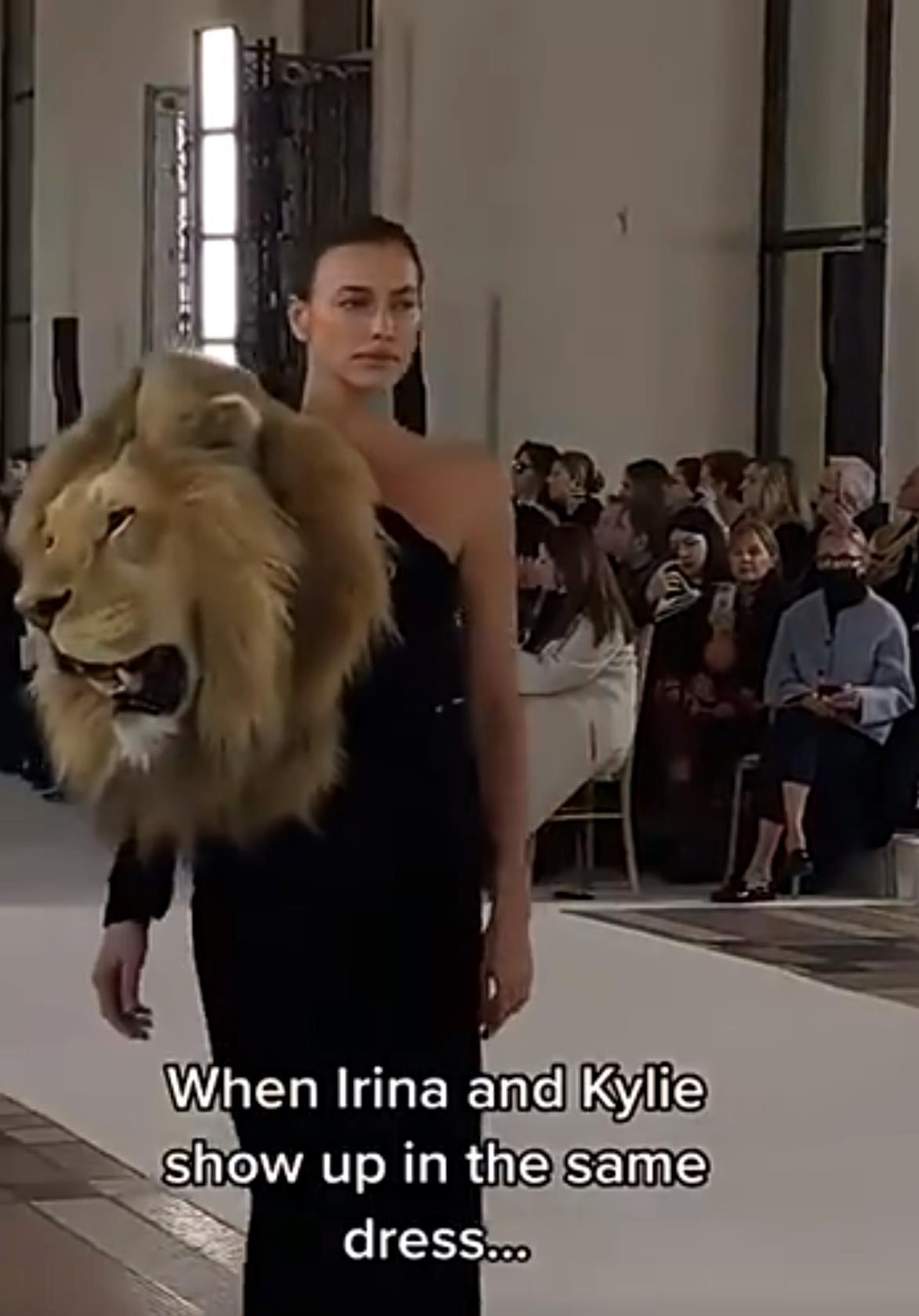 太霸气了！C罗的俄罗斯前女友亮相，肩膀挂了一个“狮子”的饰品(1)