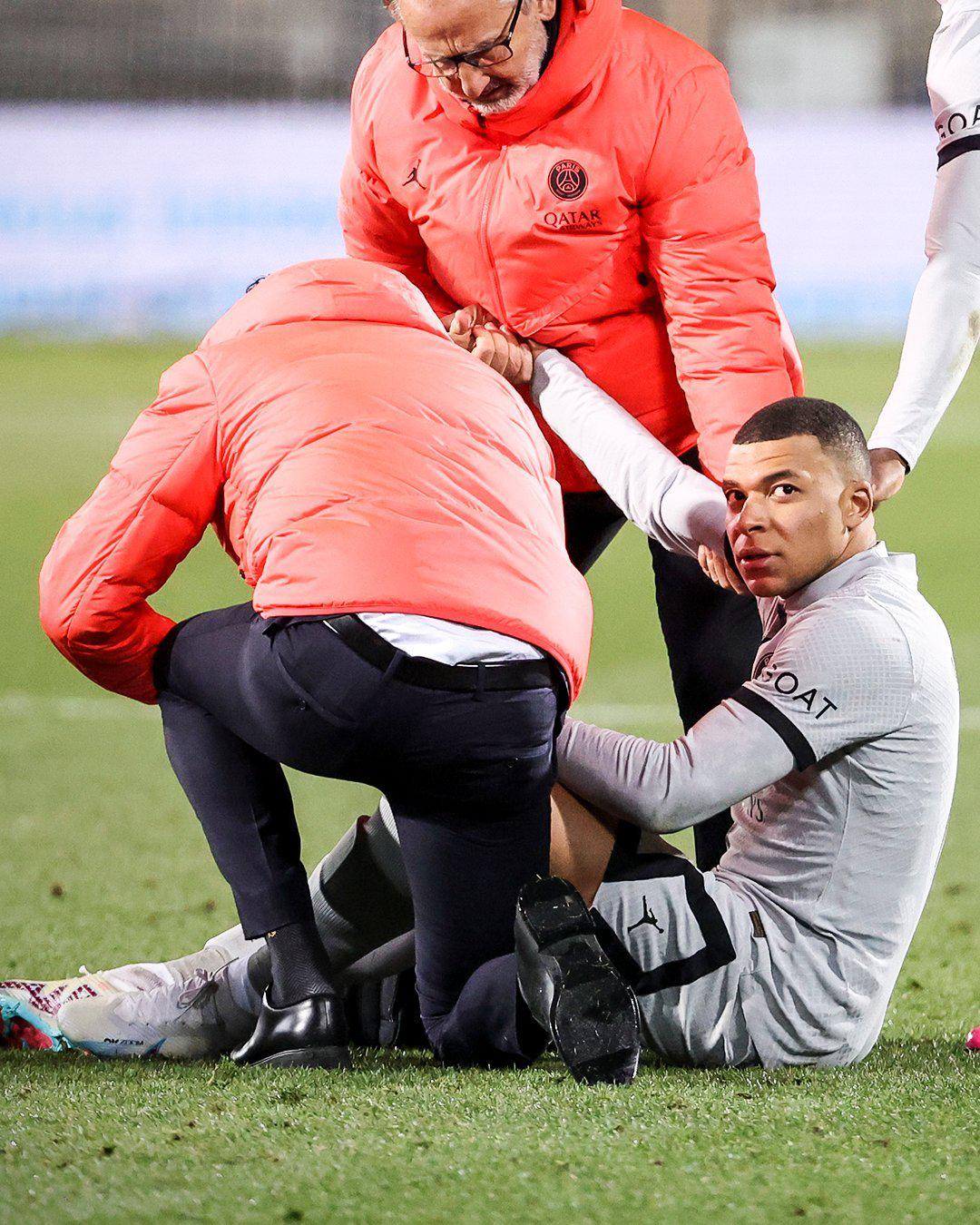 #姆巴佩无缘对阵拜仁# 巴黎官方确认，姆巴佩因大腿肌肉受伤将缺阵3周。北京2月1