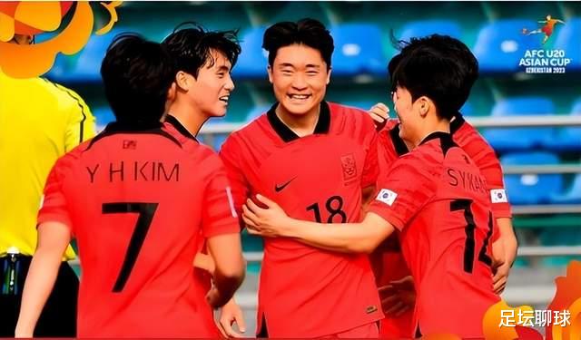 0-4，亚洲杯首场惨案！鱼腩被韩国吊打，中国男足首战日本：冲击3分(2)