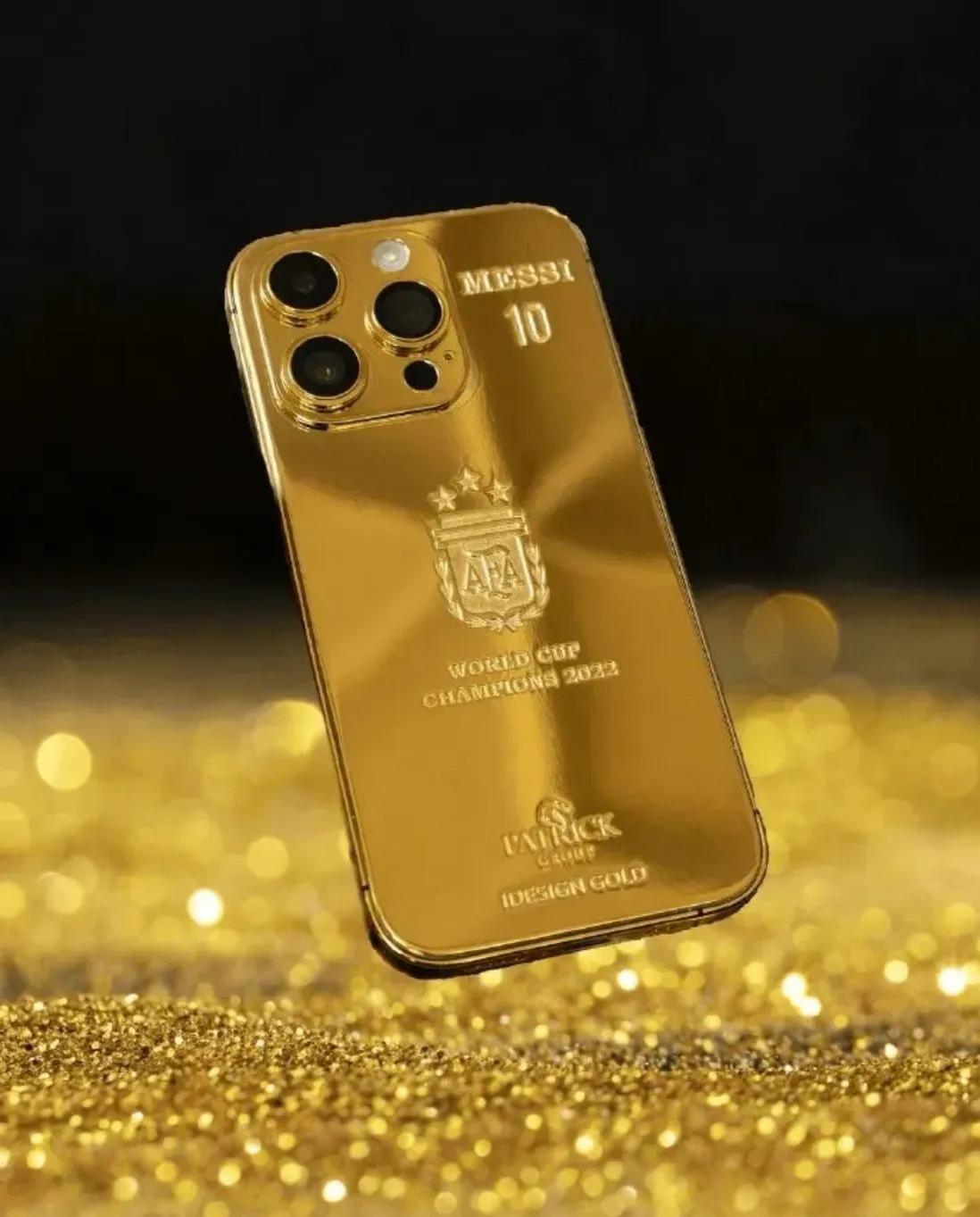 奢侈的礼物！近日，球王梅西斥巨资打造了35部黄金版的iPhone14手机，送给他(2)