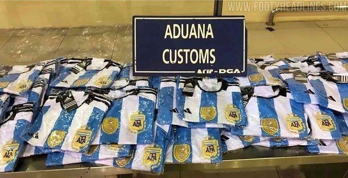 抓到了！在机场查获的假冒阿根廷三星球衣#阿根廷# #世界杯# ​​​(2)