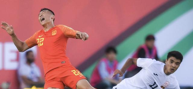 中国队1：1战平吉尔吉斯坦挺进8强，看到中国足球的希望吗？(4)
