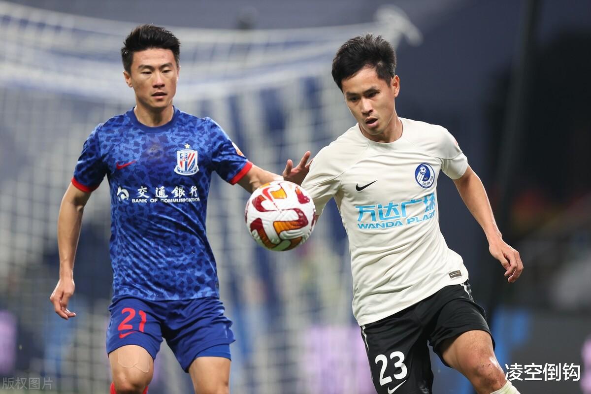 82分钟绝杀，1-0上海申花爆发，掀翻劲旅，反超上海海港队升至第1(1)