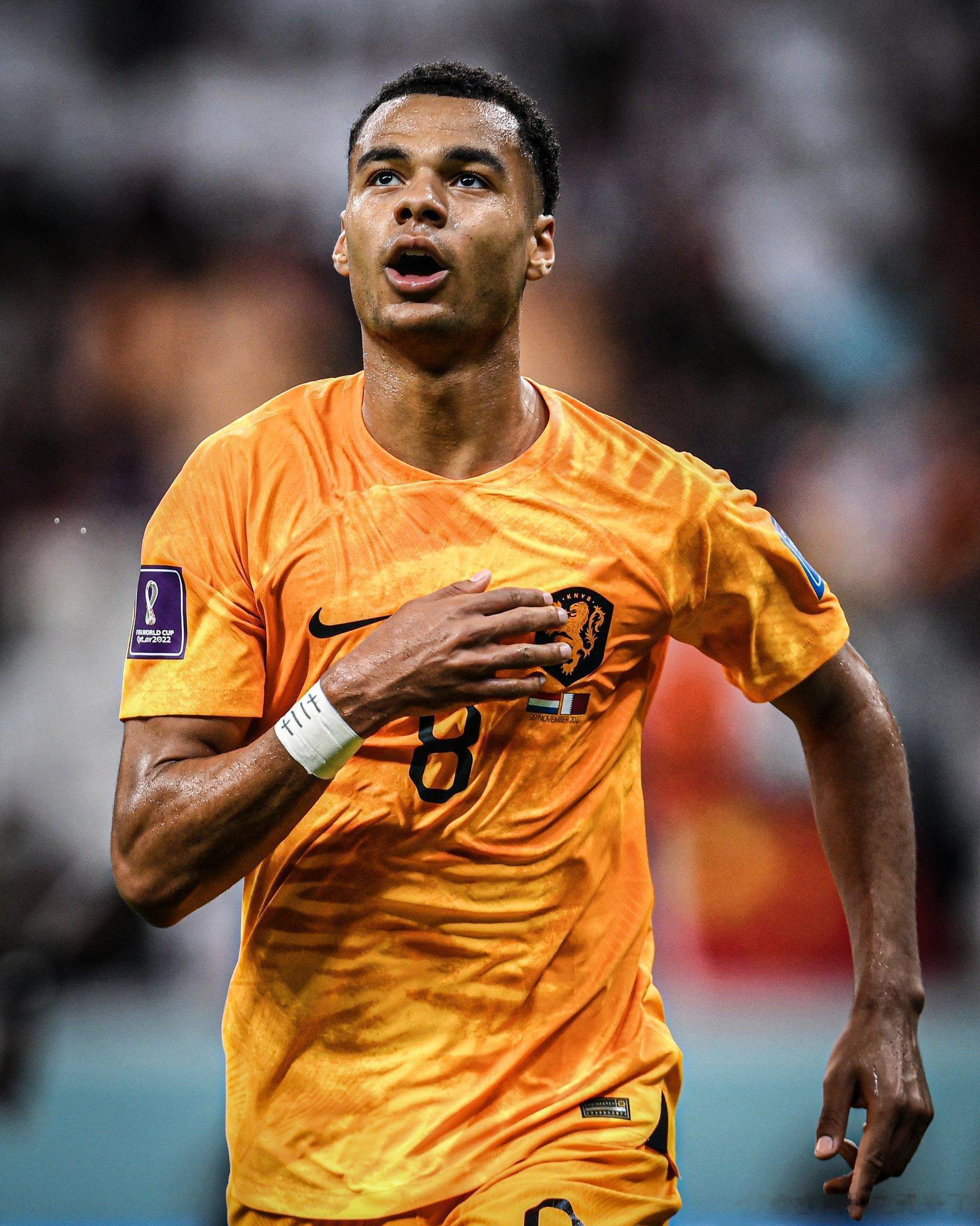 路透社透露加克波将在本周为荷兰对阵克罗地亚的比赛担任重要角色，首发的前锋德佩因伤(1)