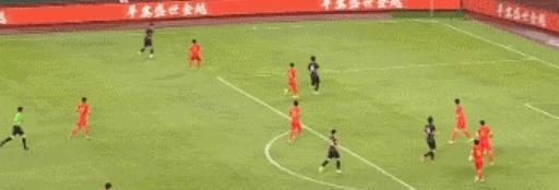 无力又无奈！1-3韩国队：中国男足9分钟连丢3球，意料之中的失利(4)