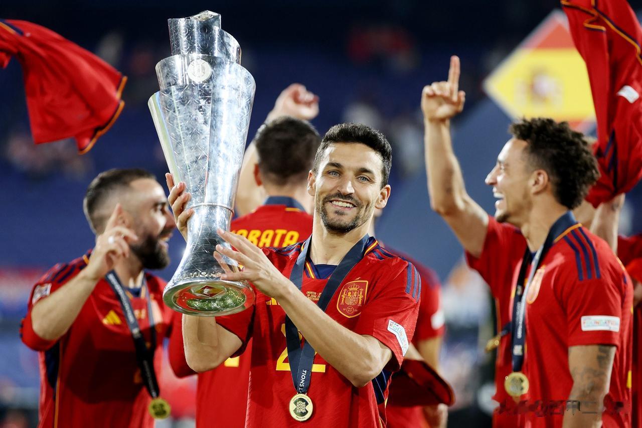 西班牙球星赫苏斯·纳瓦斯成为首位获得世界杯、欧洲杯和欧洲国家联赛冠军的球员。


