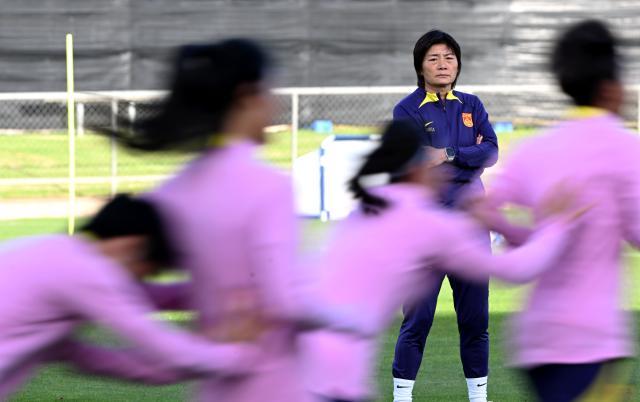 马德兴：中国女足首战丹麦，不输当赢！(1)