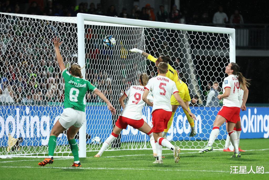 1-1！爱尔兰女足世界杯首球诞生，先打入“神仙球”，再送个乌龙(1)
