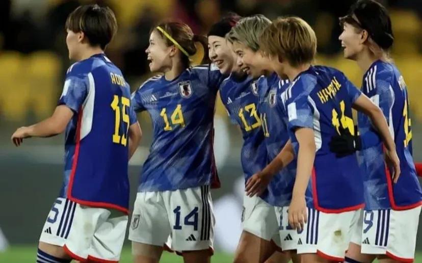 我们和日本足球的差距到底在哪?
日本男足近六届世界杯只有两次未从小组出线，且多次