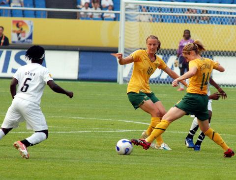 精彩球赛3串1： 澳大利亚女足VS丹麦女足 马尔默VS哈尔姆斯塔德 附比分