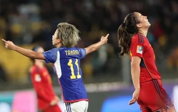 日本女足真是冤死了，小组赛0：4惨败在自己脚下的西班牙队，竟然最终获得了女足世界(2)