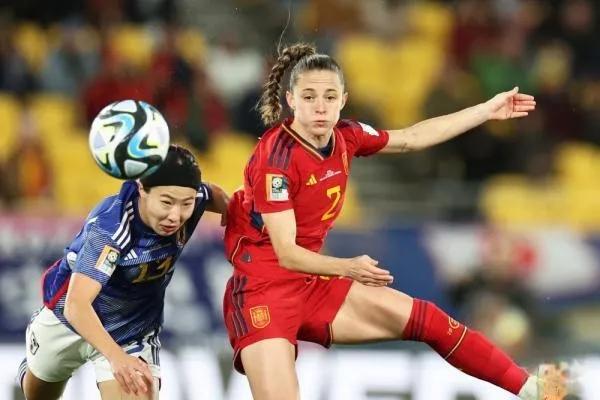 日本女足真是冤死了，小组赛0：4惨败在自己脚下的西班牙队，竟然最终获得了女足世界(4)