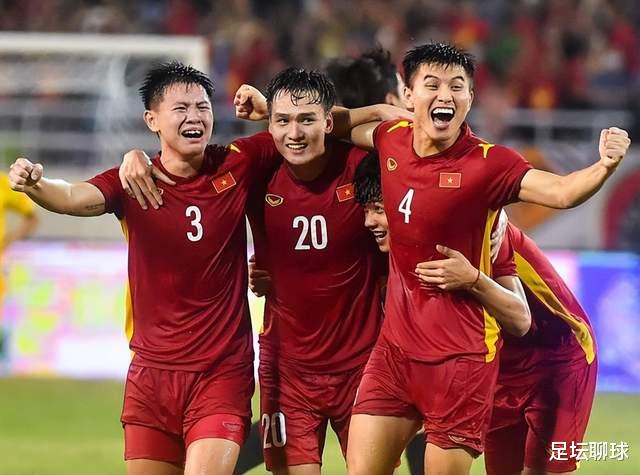 0-4！0-3！2支中国球队同时惨败，越南6-0狂胜鱼腩，卡塔尔2-0赢韩国(3)