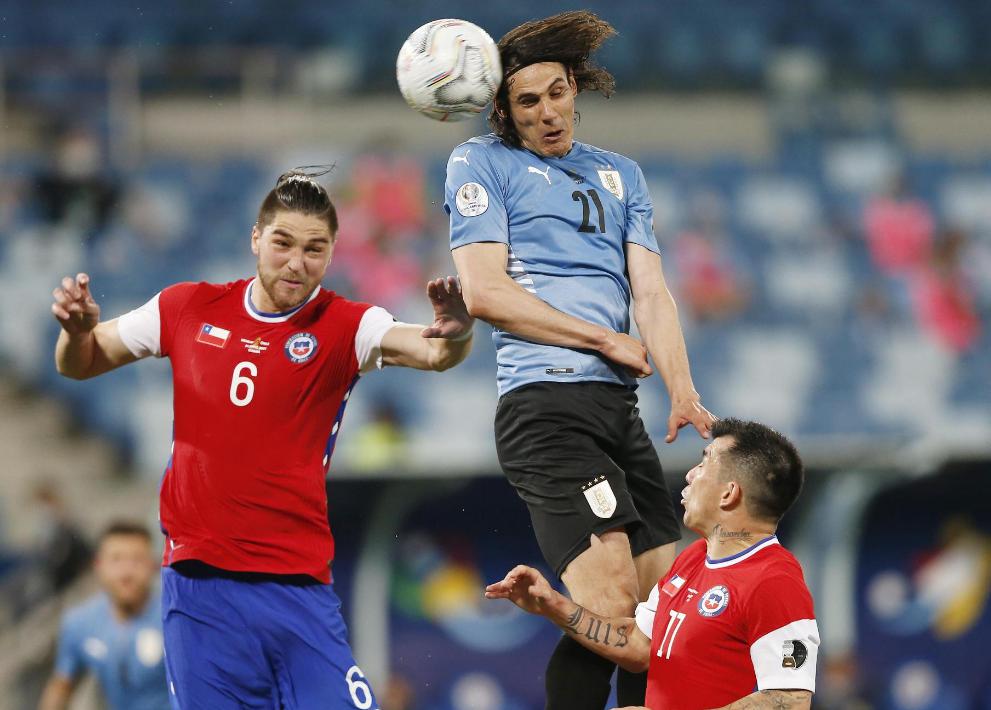 世预赛：乌拉圭VS智利，主场优势较为明显，乌拉圭击败对手(3)